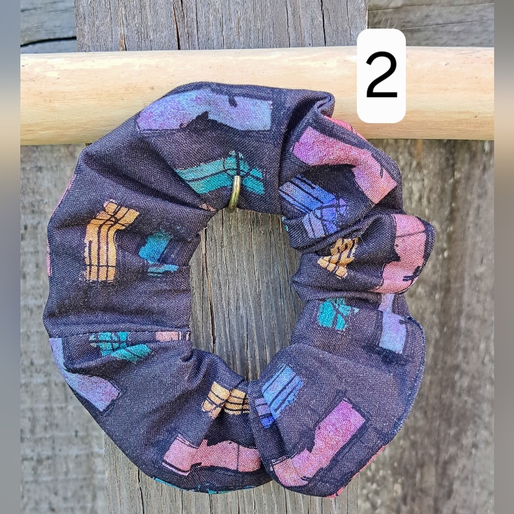 ONE Scrunchie Hair Tie Cotton Multicolor Black White Script Prints - Picture 6 of 7